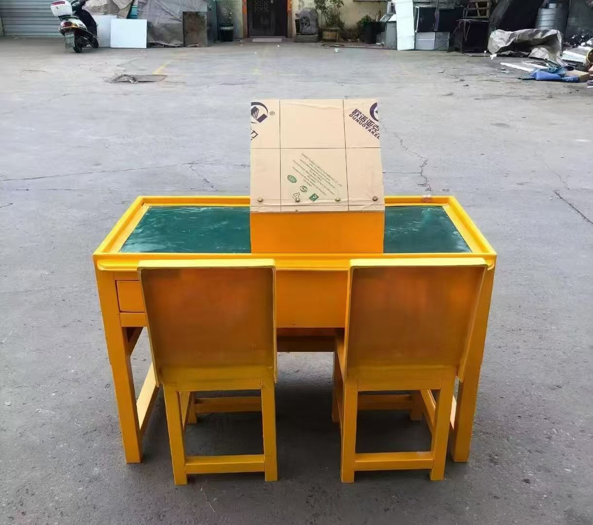 延安防静电导通桌井下煤矿火工品发放桌：危险品流转的安全守护者
